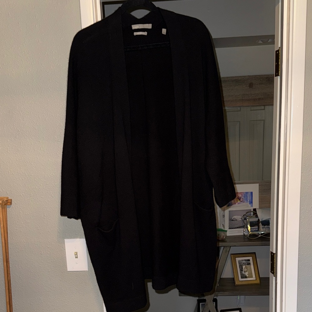 Vince Gorgeous 100% cashmere black kimono style sweater. Classic piece!